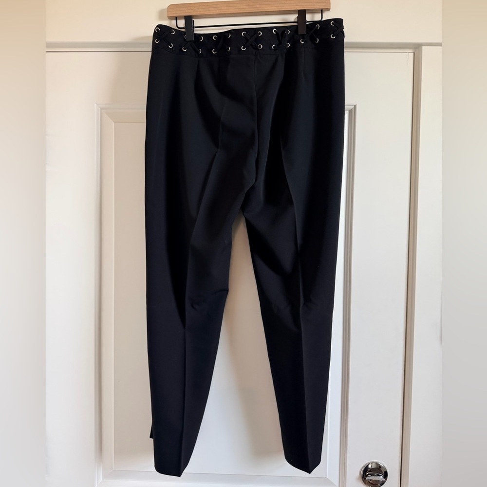 Elegant Black Women's Trousers - Picture 2 of 5
